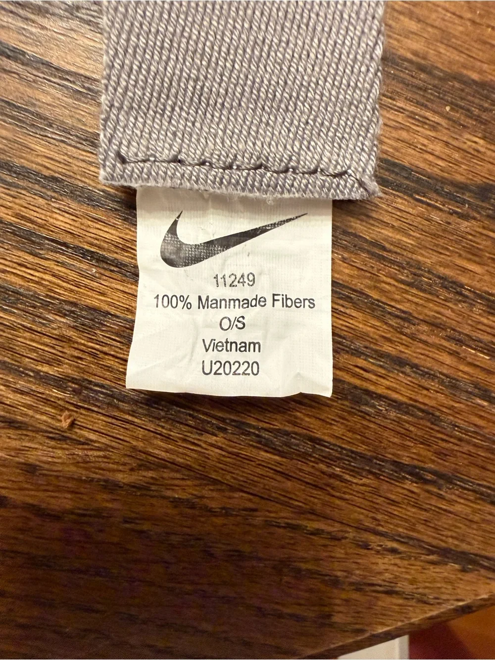 Nike white and gray reversible belt, excellent condition worn once.